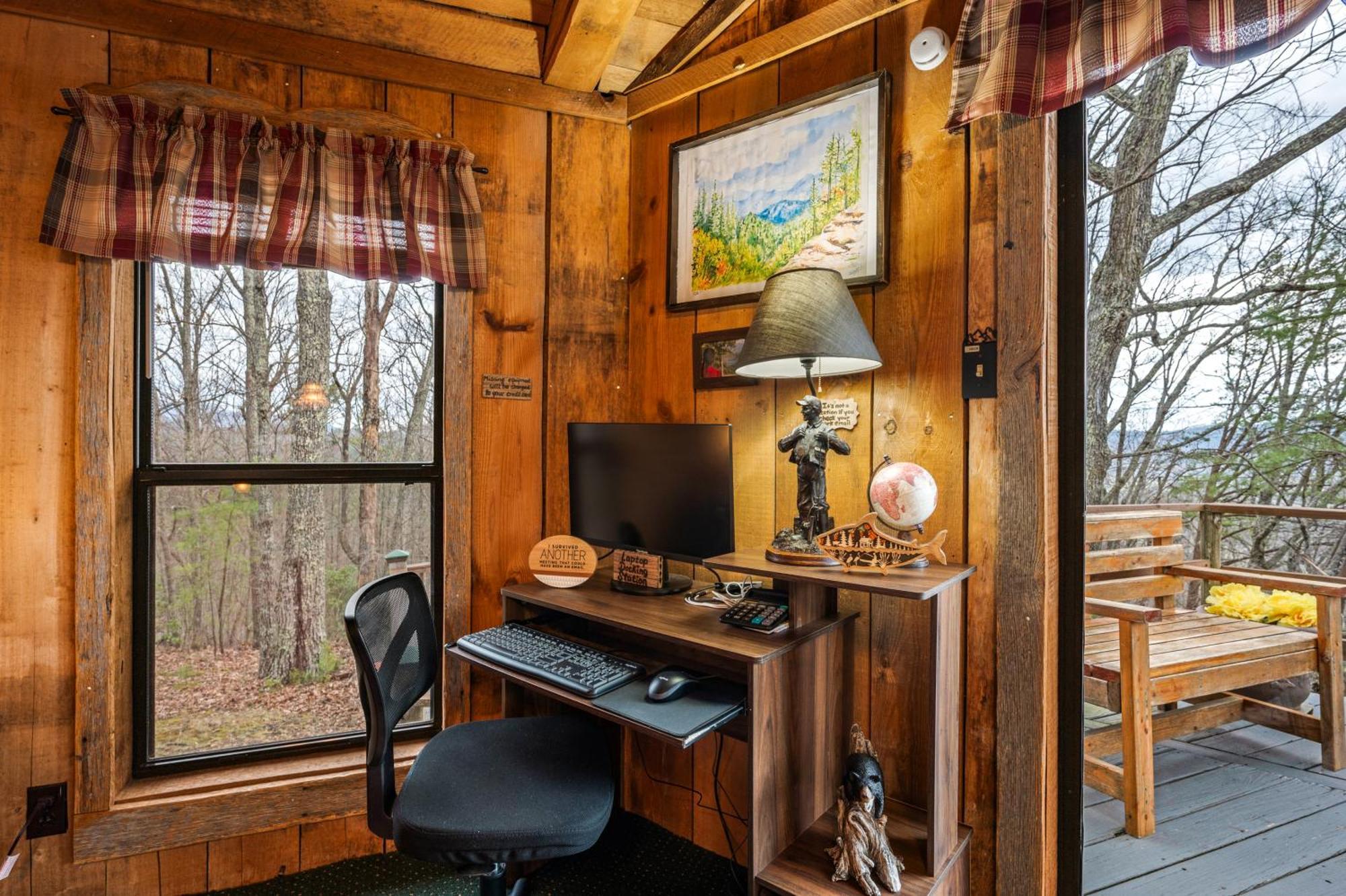10 Miles Away From The Heart Of It All! Pigeon Forge Zewnętrze zdjęcie