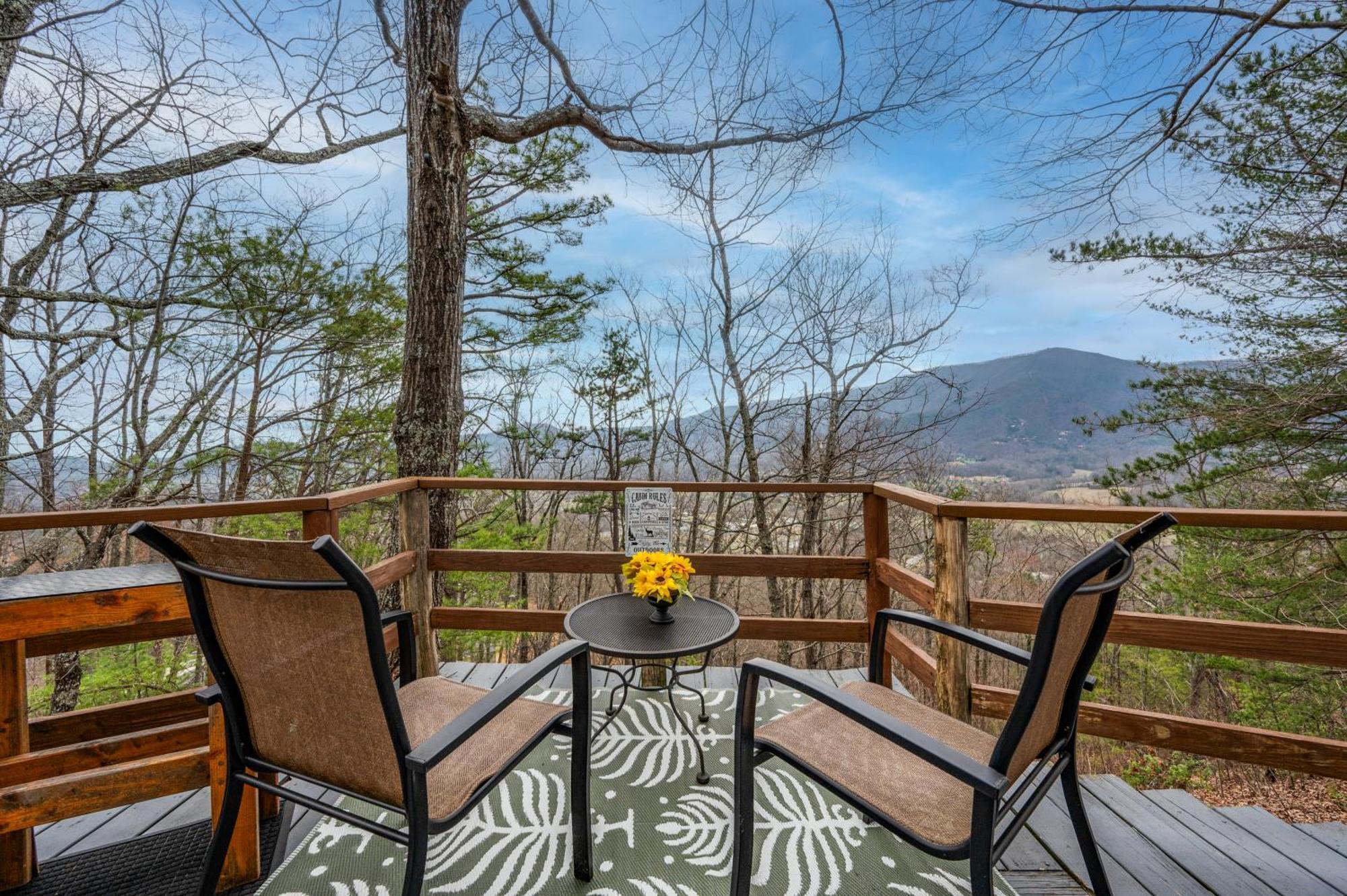 10 Miles Away From The Heart Of It All! Pigeon Forge Zewnętrze zdjęcie